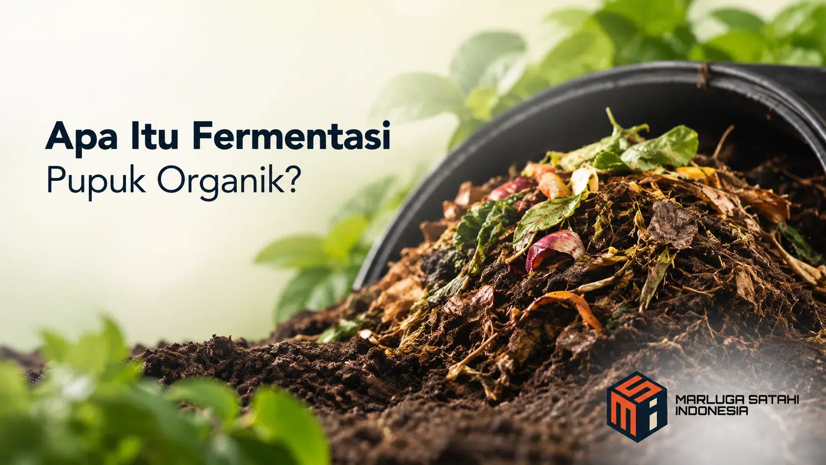 Proses fermentasi pupuk organik berupa bahan organik yang terurai menjadi kompos dalam wadah dengan latar tanaman hijau